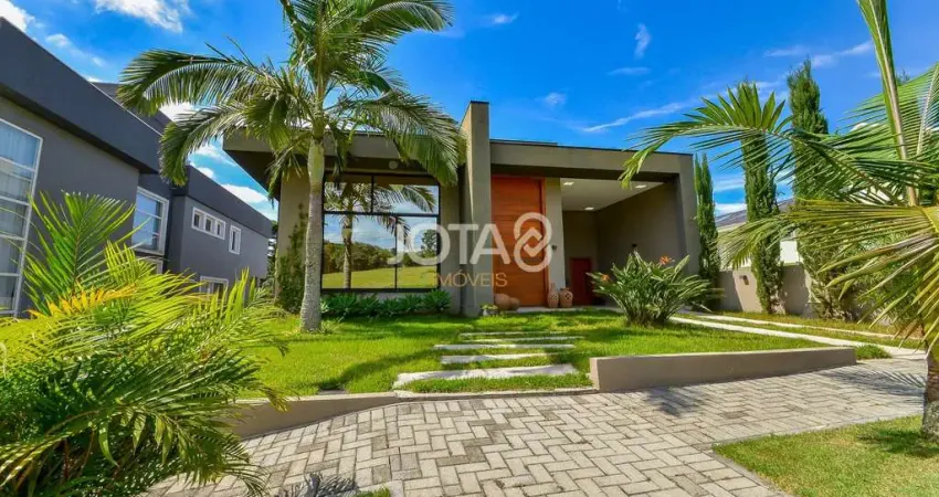 Casa em Condomínio com 530m² em Santa Felicidade