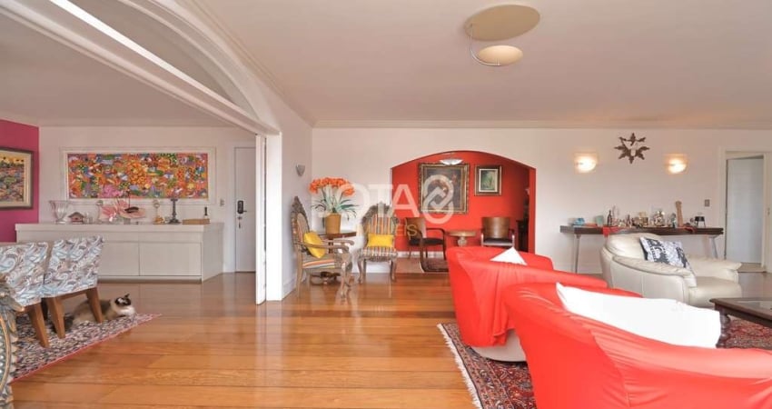 Amplo Apartamento Com 3 Dormitórios No Batel