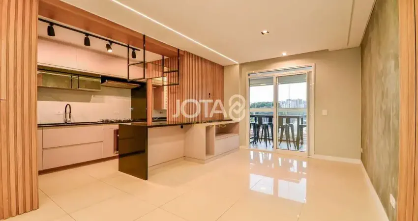 Apartamento de 3 quartos no Cabral - J8