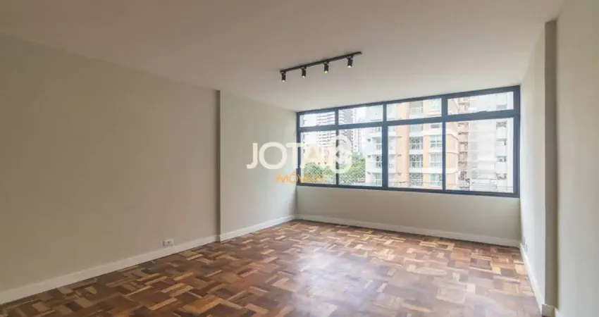 Lindo apartamento 100% reformado no Cabral - J8