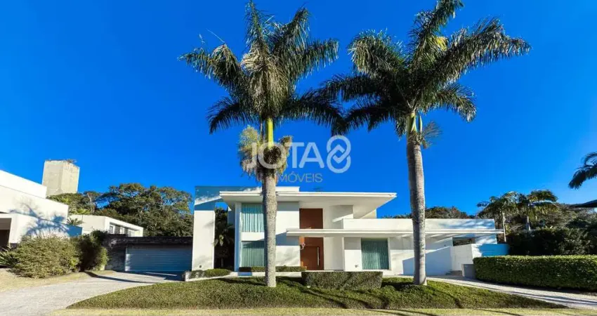 Casa em condomínio fechado com 5 quartos à venda na Rua Eduardo Sprada, 4831, Campo Comprido, Curitiba