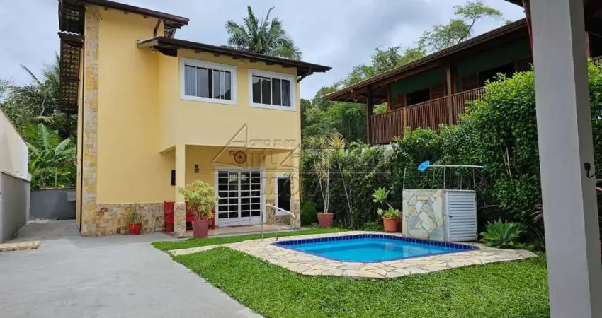 Casa com 4 quartos, Praia das Toninhas, Ubatuba - R$ 900 mil, Cod: 4350