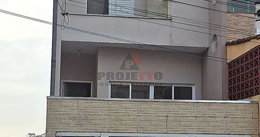 Excelente oportunidade !! Sobrado á venda em bairro tranquilo !!