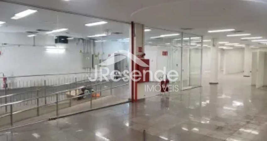 Prédio Comercial 2 pavimentos, vão livre com elevador