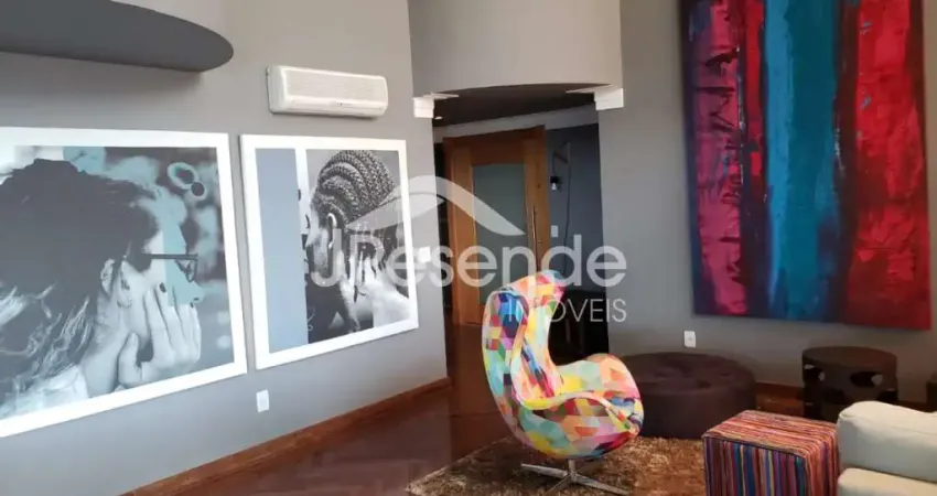 Apartamento Duplex com 3 Suítes localizado na Av. Fiusa