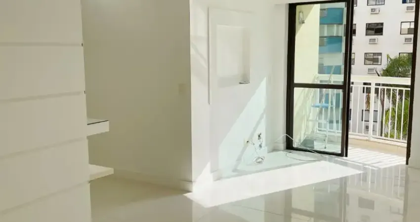 Apartamento 80m² varanda 2 quartos sendo 1 suíte vaga de garagem