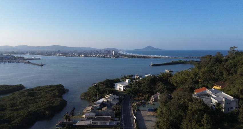 Apartamento para Venda com 3 Suites  Vista  Mar  Bairro  Fazenda - Itajaí - SC