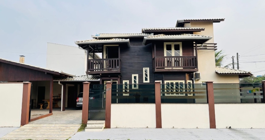 Casa para venda com 3 quartos fica no bairro  Cordeiros parte alta  - Itajaí - SC