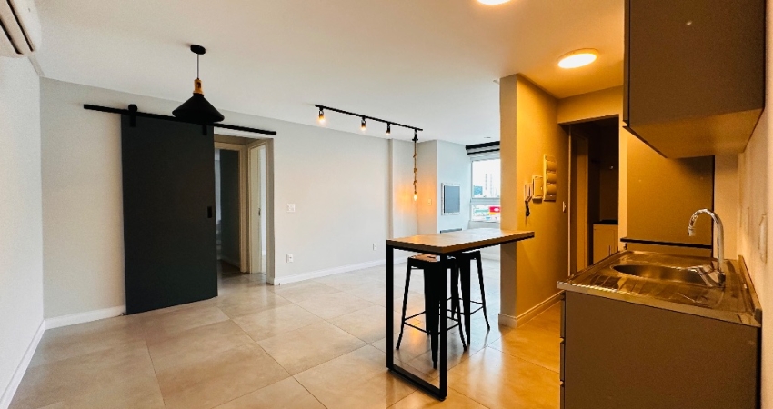 Apartamento  para venda tem 64 metros quadrados com 2 quartos, 2 vags  Vila Operária - Itajaí - SC
