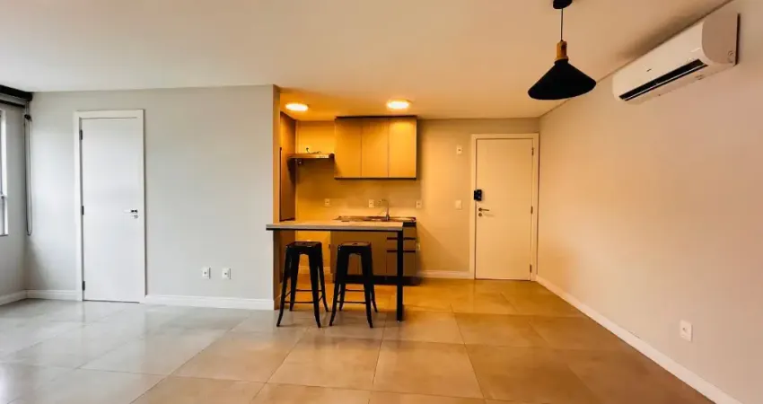 Apartamento  para venda tem 64 metros quadrados com 2 quartos, 2 vags  Vila Operária - Itajaí - SC