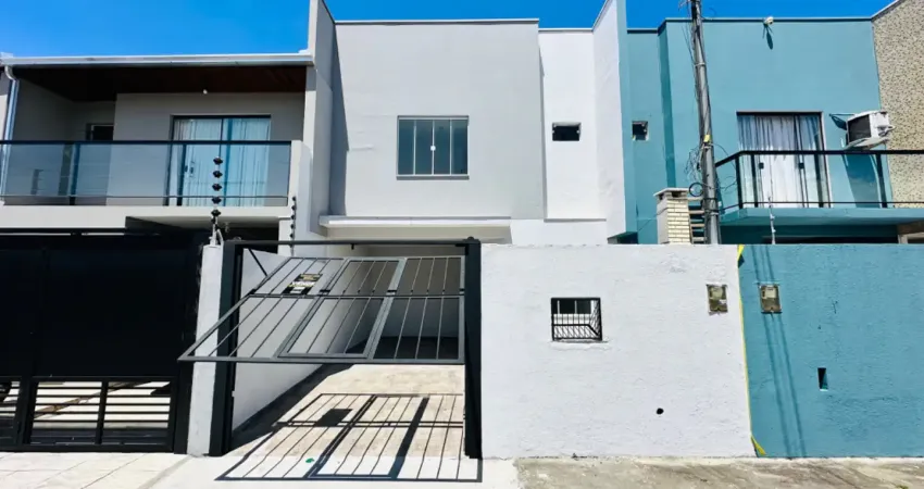 Casa para venda aceita financiamento bancário com 2 quartos, 2 vagas cidade nova - itajaí - sc