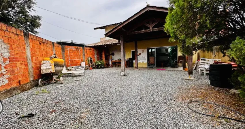 Casa com duas  residências  para venda terreno grande de esquina   no  bairro cidade nova acesso individual