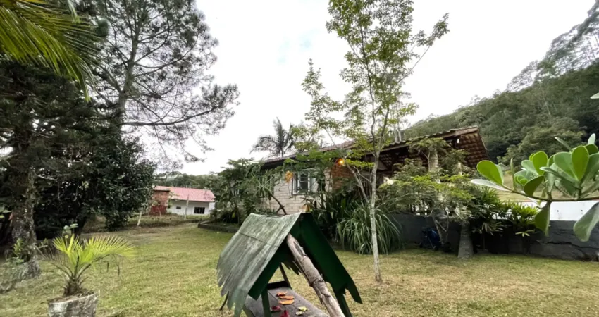 Oportunidade Única: Sítio à Venda no Bairro Brilhante, com 19.000 metros quadrados, Itajaí