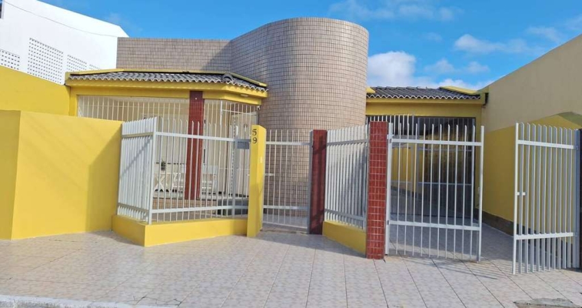 Casa com 4 quartos à venda na Avenida Presidente Tancredo Neves, 12, Treze de Julho, Aracaju