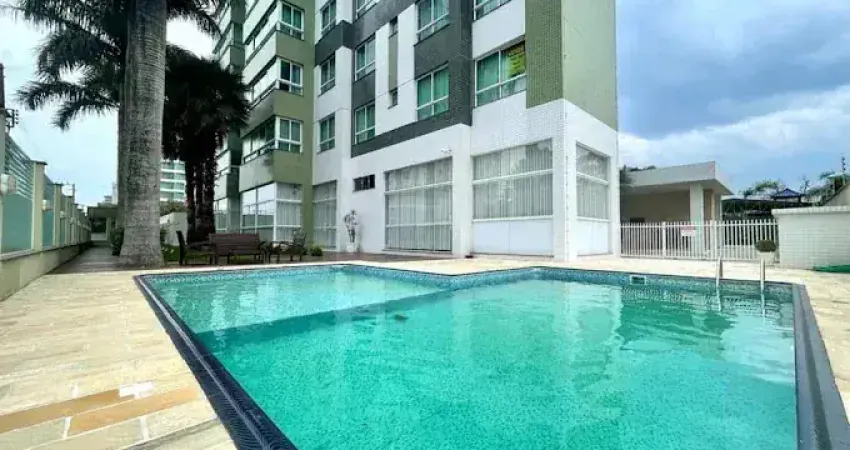 Apartamento à venda no Centro de Balneário Piçarras   R$ 1.750.000,00 – Mobiliado, com excelente infraestrutura e a apenas 100 metros do mar!