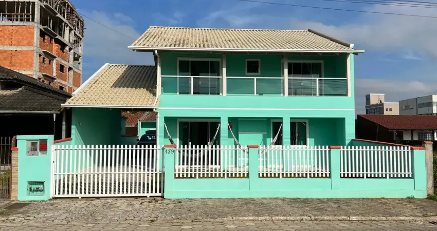 Casa para alugar em itajuba – 3 suítes, próxima da praia – r$ 6.500,00