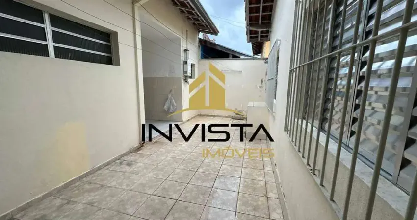 Casa térrea- lote inteiro jardim satélite- bem localizada e com edícula