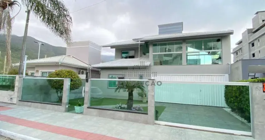 Belíssima Casa com 4 Quartos sendo 02 Suítes - Praia de Fora - Palhoça/SC