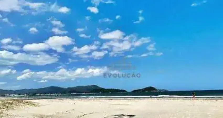 CASA 03 Quartos, 01 Suíte, 05 Vagas - Pinheira - Santa Catarina