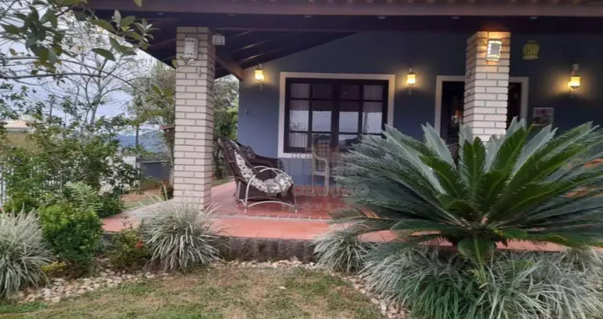 Casa de Alto Padrão a Venda em Biguaçu SC