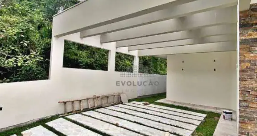 Casa com 3 dormitórios à venda, 108 m² por R$ 750.000,00 - Forquilhas - São José/SC