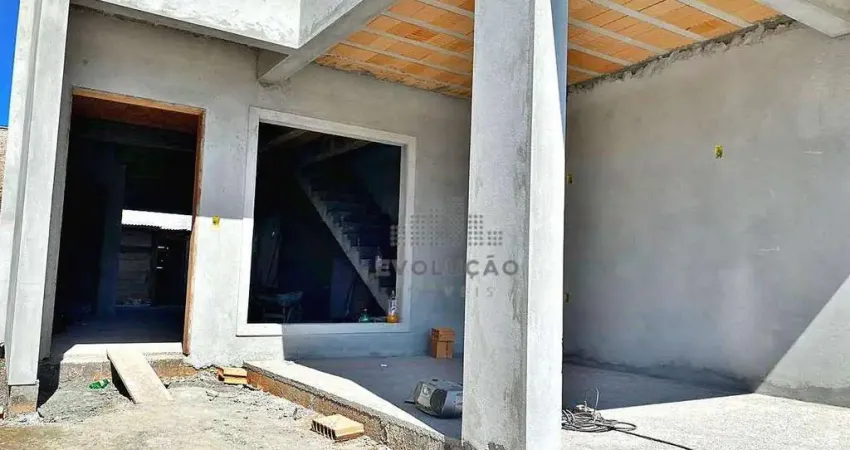 Sobrado com 03 Dorms, sendo 02 Suítes em Forquilhinhas - São José SC