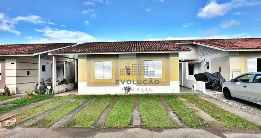 Casa semi mobiliada com 03 dormitórios, 01 banheiro social,