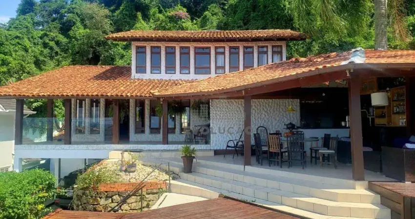 Casa com 5 dormitórios à venda, 380 m² por R$ 2.200.000,00 - Centro - São José/SC