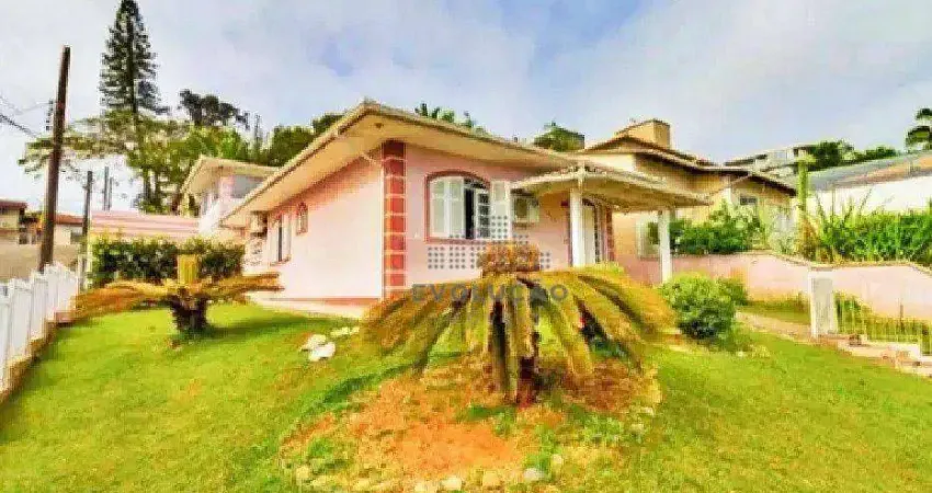 CASA 3 Quartos, 2 Suítes, 4 Vagas - Morro da Bina