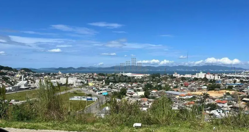 Terreno em condomínio fechado à venda na Rua Getúlio Vargas, Jardim Janaina, Biguaçu