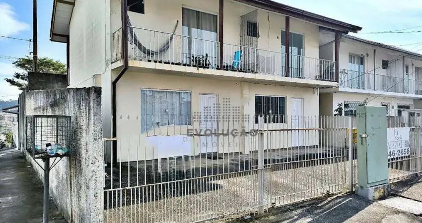 02 Casas com 06 Aptos de 01 Dorms e 01 Apto de 02 Dorms em Serraria - São José/SC