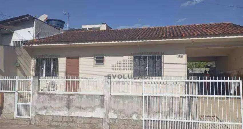 2 Casas mais 1 Edícula em Terreno 320 m² -  Real Parque - São José/SC