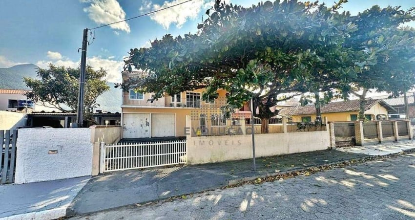 Casa para Locação, 4 dormitórios, próximo do mar, amplo terreno, Praia de Fora, Palhoça/SC