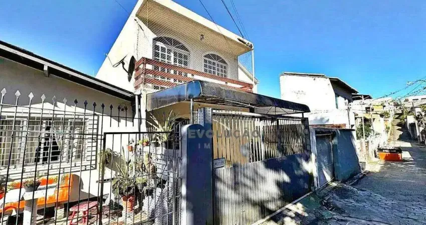 Casa com 2 dormitórios em Capoeiras - Florianópolis/SC