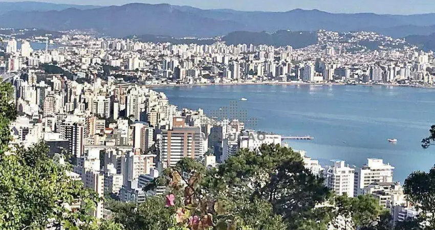 Casa com 4 quartos à venda na Rua Margot Ganzo Araújo, Morro da Cruz, Florianópolis