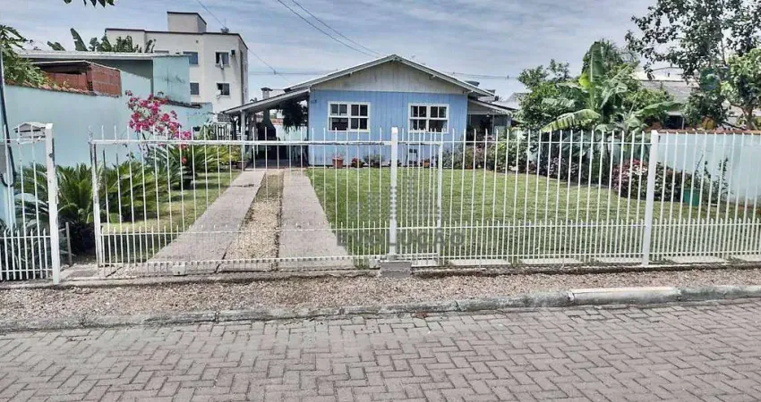 Casa com 2 quartos à venda na Rua Silvonei Estacino Patrício, Aririu, Palhoça