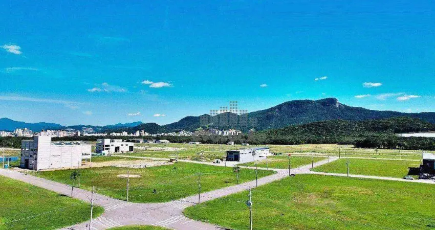 Terreno em condomínio fechado à venda na Rua Jorge José Zimmermann, Sertão do Maruim, São José