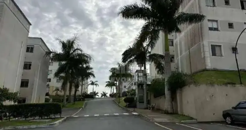 Apartamento com 2 Dorm, Reformado e pronto para morar em Areias - São José/SC