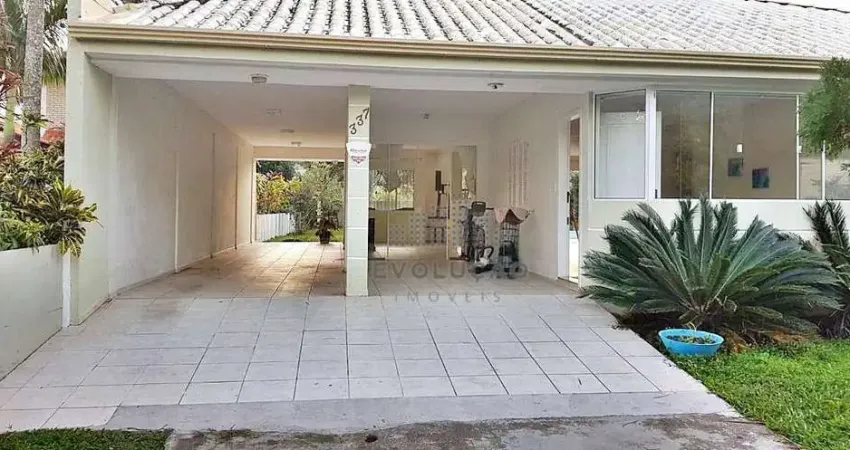 Casa, 4 dormitórios, espaço gourmet, piscina, amplo terreno, Morro das Pedras, Florianópolis/SC