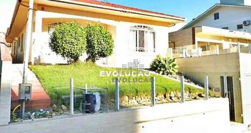 Ótima Casa 4 Dormitórios com 2 Suítes - Areias São José SC..