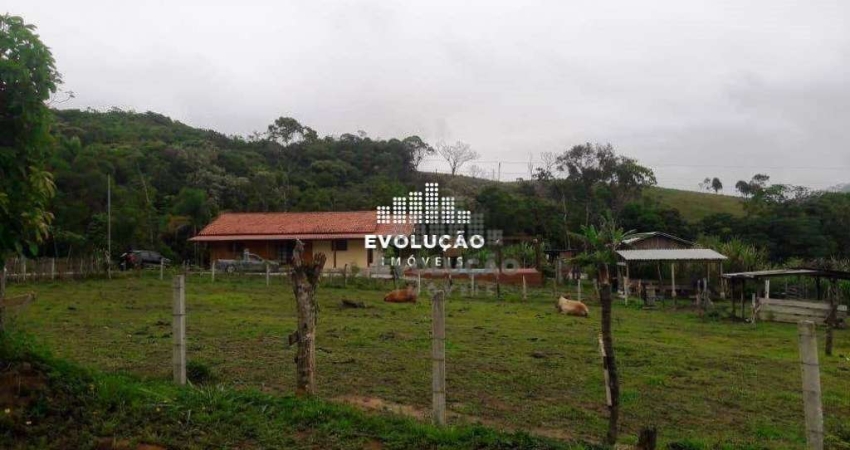 Sítio com 3 dormitórios à venda, 45000 m² por R$ 920.000,00 - Encruzilhada - Biguaçu/SC