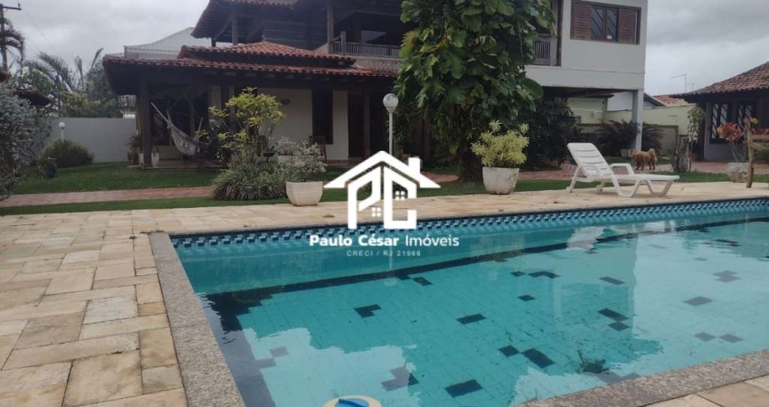 Imperdível Casa de Luxo à Venda em Araruama-RJ - 5 Quartos, 3 Suítes, 4 Salas, 3 Banheiros, 4 Vagas e 500m² de Área