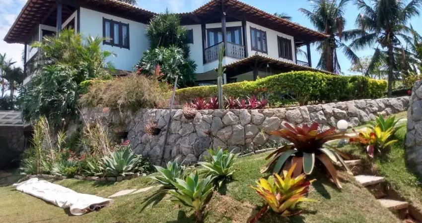Impecável residência de luxo com 4 quartos e 3 suítes na Pontinha, Araruama-RJ: 3 salas, 3 banheiros, 3 vagas e 320m².
