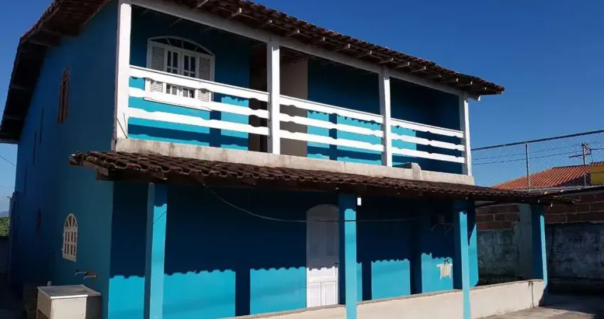 Casa de luxo em condomínio no bairro Outeiro, Araruama-RJ: 4 quartos, 2 suítes, 1 sala, 1 banheiro, 2 vagas de garagem, 241,00 m².