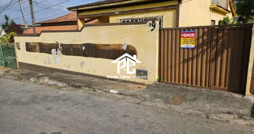 Imperdível casa à venda em Araruama-RJ, Praça da Bandeira: 3 quartos, 1 sala, 1 banheiro, 1 vaga, 144m². Venha conferir!