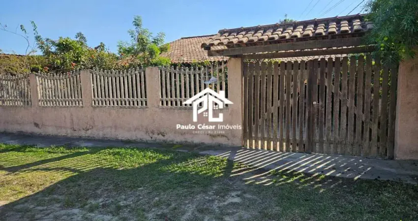 Imperdível oportunidade: Casa à venda em Araruama-RJ, Praia do Gavião - 2 quartos, 1 sala, 1 banheiro, 60m² de área.