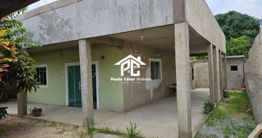 Imperdível! casa à venda no centro de araruama-rj, 2 quartos, 1 suíte, sala, banheiro, 1 vaga de garagem - 95m². confira agora!
