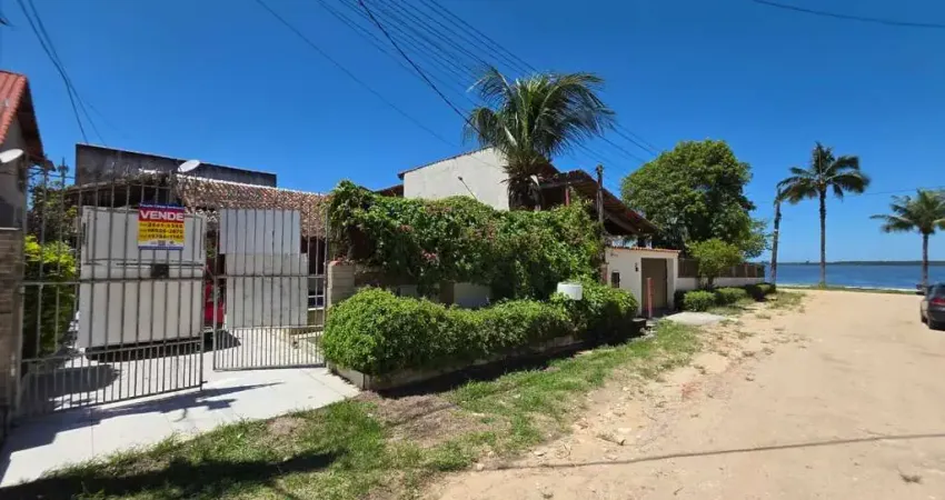 100 METROS DA LAGOA, em Araruama-RJ, bairro Areal, 2 quartos, 1 suíte, 1 sala, 1 banheiro, 131m²!
