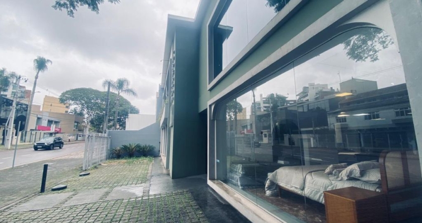 Loja Comercial 600m² para Locacão na rua Augusto Stresser Juveve