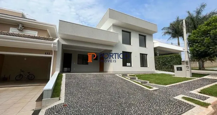 Casa nova em condomínio com três suítes